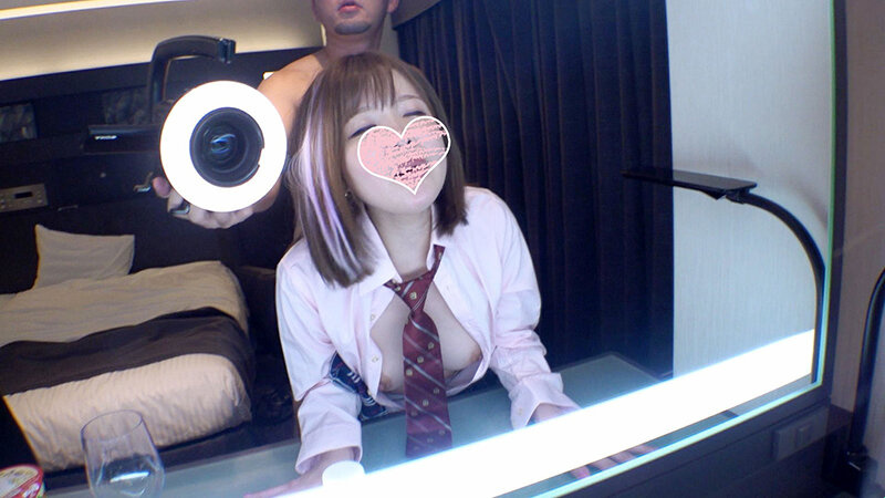 HONB-301 與女學生合影留念